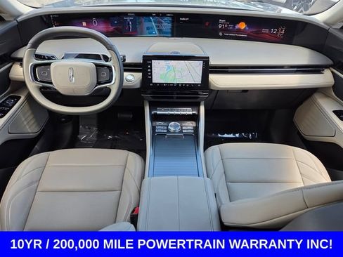 Used 2025 Lincoln Nautilus Premier AWD/4WD image 13