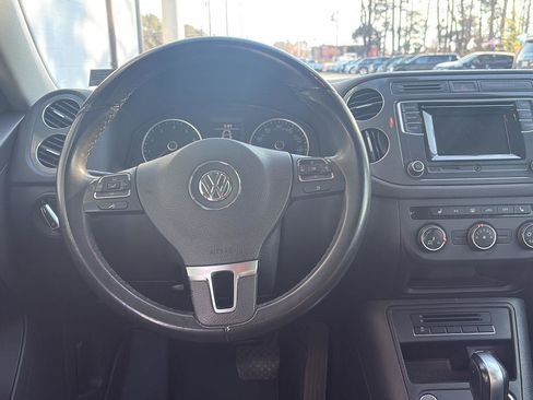 Used 2016 Volkswagen Tiguan S image 20
