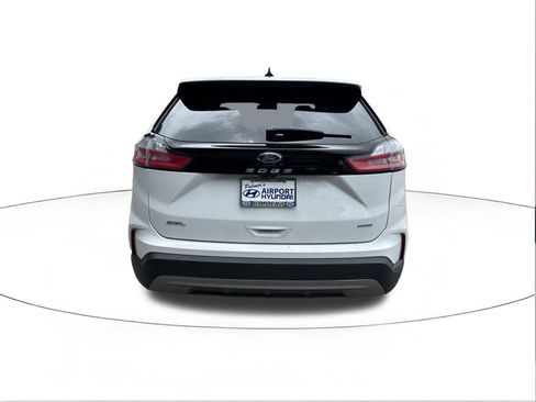 Used 2023 Ford Edge SEL image 4