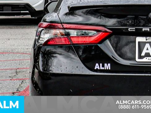 Used 2022 Toyota Camry SE image 12