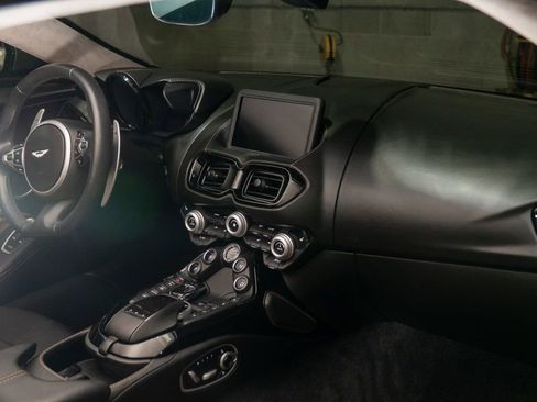 Used 2020 Aston Martin V8 Vantage Coupe image 10