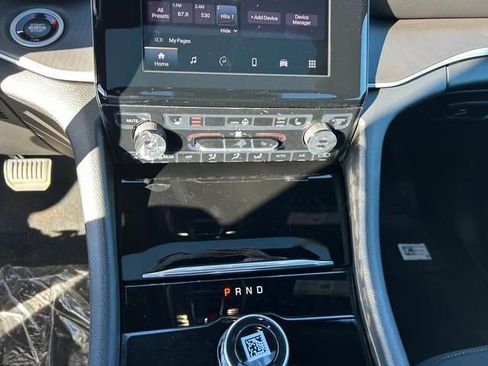New 2025 Jeep Grand Cherokee 4WD image 19