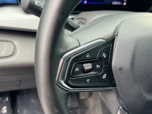 Used 2025 Chevrolet Trax LT w/ LT Convenience Package FWD image 23