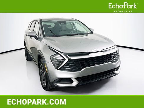 Used 2025 Kia Sportage LX image 1