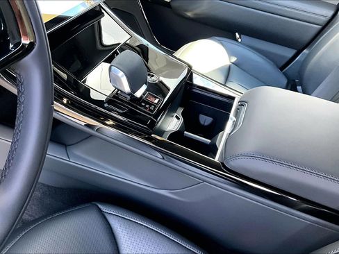 New 2026 Land Rover Range Rover Sport Dynamic SE image 8