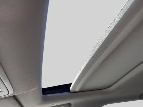 Used 2023 Honda CR-V EX-L image 11
