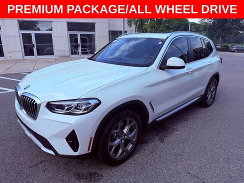 Used 2023 BMW X3 xDrive30i w/ Premium Package w/ZPA AWD/4WD image 3