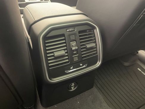 New 2026 Porsche Macan AWD/4WD image 17
