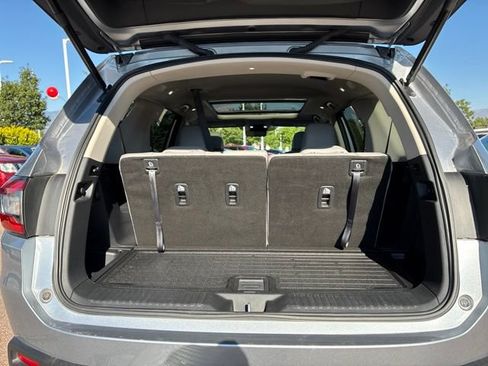 Used 2025 Honda Pilot Touring image 31