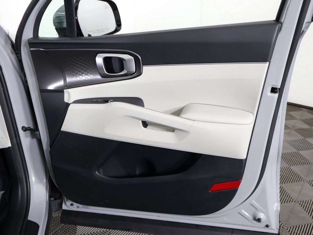 Certified 2026 Kia Sorento S FWD image 23