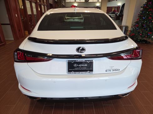 Certified 2025 Lexus ES 350 F Sport image 4