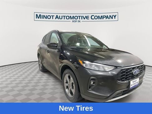 Used 2025 Ford Escape ST-Line Select AWD/4WD image 3