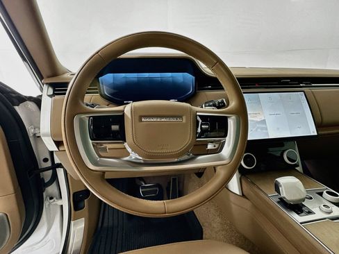 Used 2023 Land Rover Range Rover SV AWD/4WD image 12