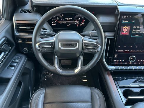 Certified 2025 GMC Yukon Denali RWD image 15