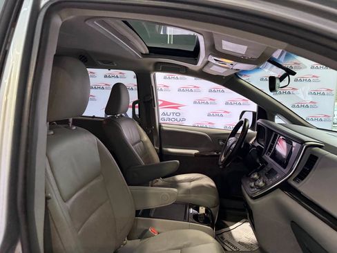 Used 2017 Toyota Sienna XLE w/ XLE Navigation Package AWD/4WD image 49