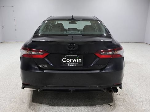 Used 2023 Toyota Camry SE FWD image 3