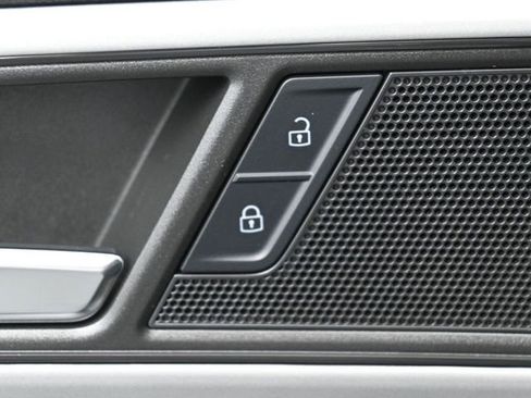 Used 2023 Volkswagen Atlas SE w/ Panoramic Sunroof Package image 14