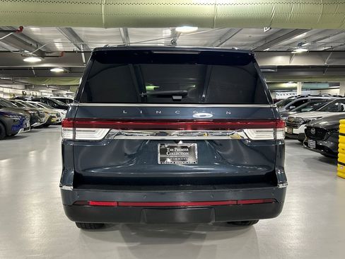 Used 2022 Lincoln Navigator L Reserve AWD/4WD image 3