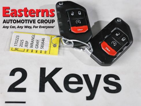 Used 2025 Jeep Wrangler Unlimited Sahara AWD/4WD image 22