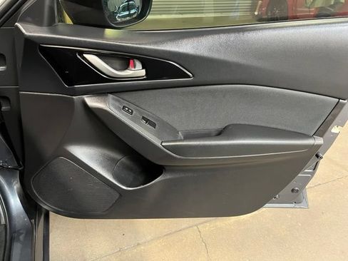 Used 2015 MAZDA MAZDA3 i Sport FWD image 11