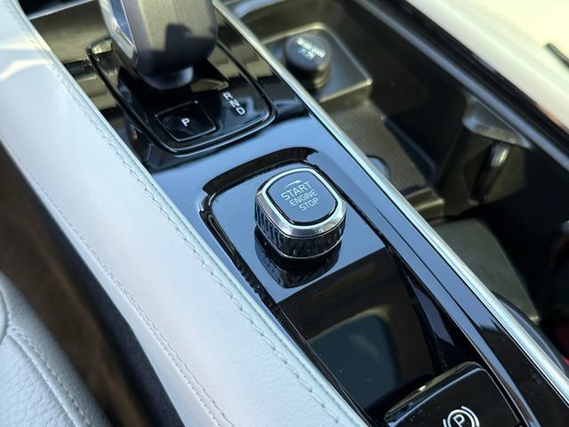 Certified 2023 Volvo XC90 B6 Plus w/ Protection Package AWD/4WD image 19