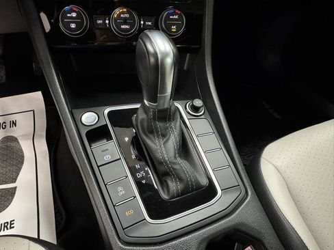 Used 2019 Volkswagen Jetta R-Line w/ R-Line Cold Weather Package FWD image 19