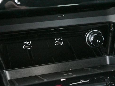 Used 2025 Audi Q5 Premium w/ Convenience Package image 13