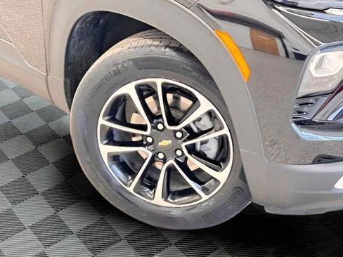 Used 2025 Chevrolet TrailBlazer LT w/ Driver Confidence Package image 28