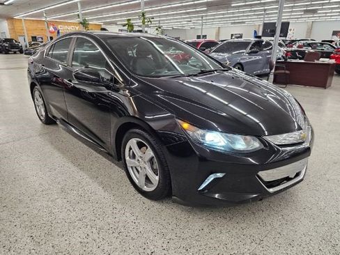 Used 2017 Chevrolet Volt LT w/ Comfort Package image 3