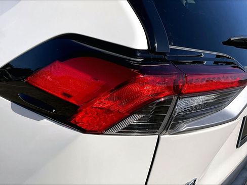 Used 2020 Toyota RAV4 Limited w/ Limited Grade Weather Package AWD/4WD image 29
