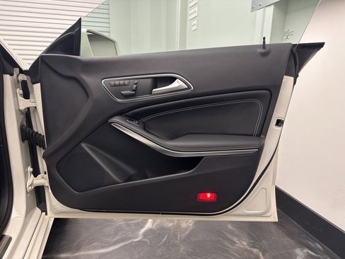 Used 2014 Mercedes-Benz CLA 250 CLA 250 image 9