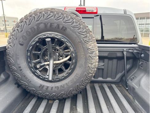 Used 2024 GMC Canyon AT4X w/ AT4X AEV Edition image 38