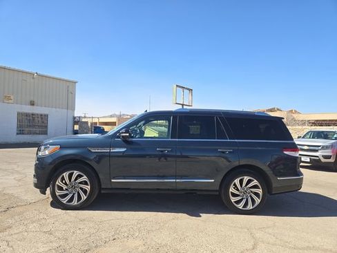 Used 2022 Lincoln Navigator Reserve image 5