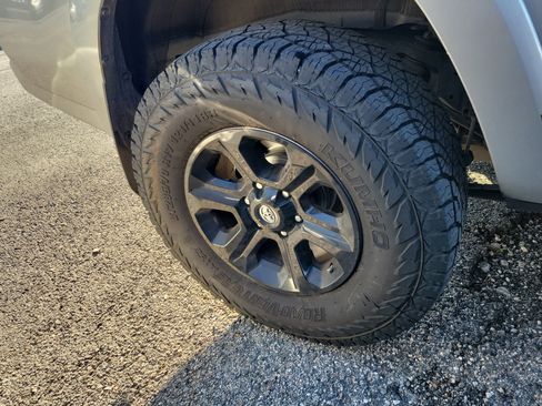 Used 2021 Toyota 4Runner SR5 image 14