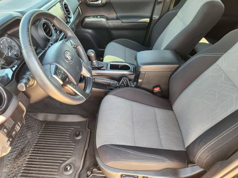 Used 2023 Toyota Tacoma TRD Sport w/ Technology Package RWD image 13