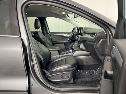 Used 2025 Ford Escape Platinum image 32