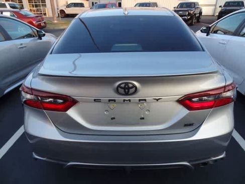 Used 2024 Toyota Camry SE w/ Cold Weather Package FWD image 6