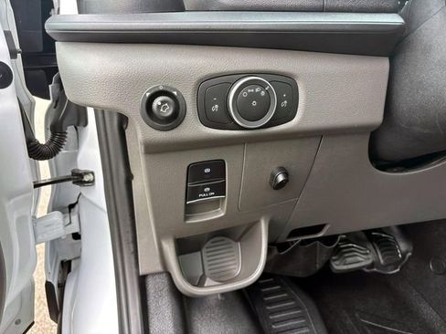 Used 2024 Ford E-Transit RWD image 11