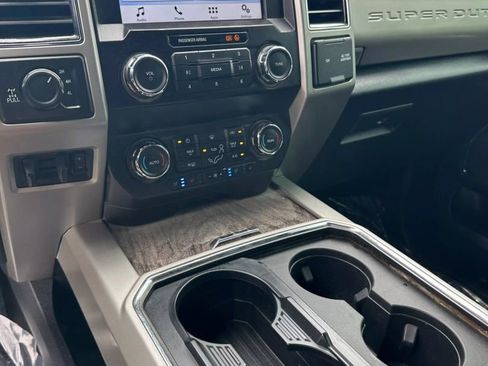 Used 2019 Ford F250 Lariat w/ Lariat Value Package image 22