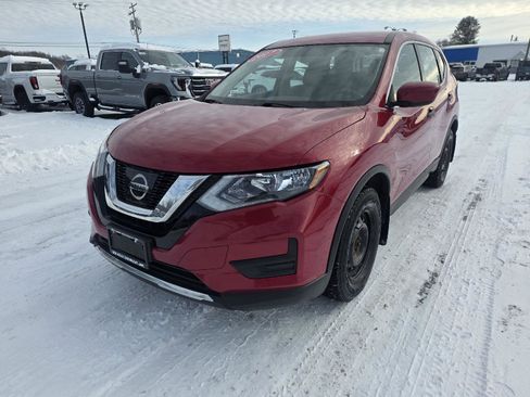Used 2017 Nissan Rogue S image 1