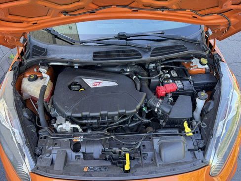 Used 2019 Ford Fiesta ST FWD image 5