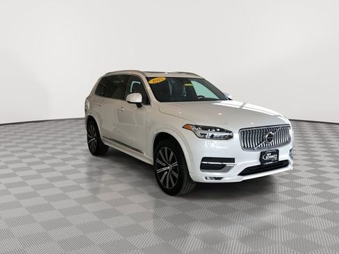Used 2025 Volvo XC90 B6 Plus image 2