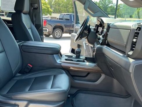 Certified 2024 Chevrolet Silverado 1500 LT Trail Boss w/ LT Trail Boss Premium Package AWD/4WD image 11
