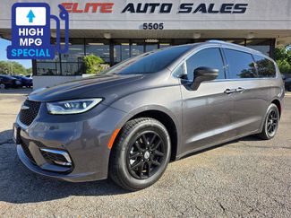 Used 2021 Chrysler Pacifica Touring-L FWD video 1