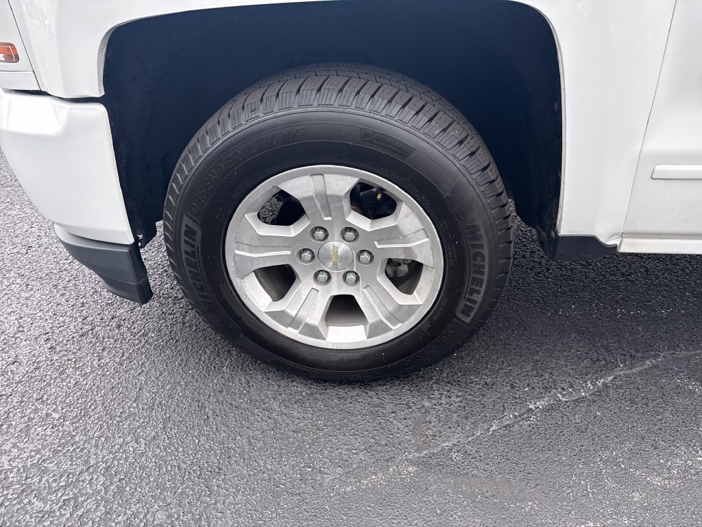 Used 2018 Chevrolet Silverado 1500 LT w/ Texas Edition AWD/4WD image 42
