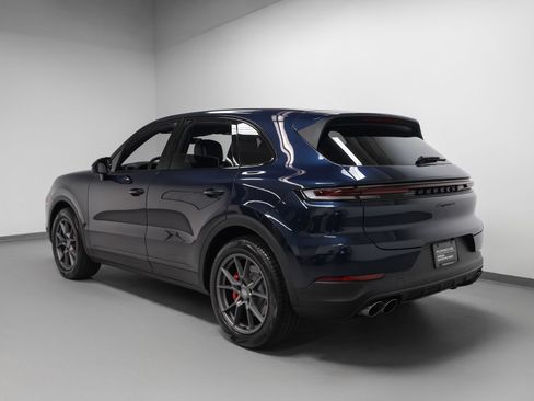 Certified 2024 Porsche Cayenne S w/ Premium Package Plus AWD/4WD image 3