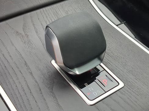 Certified 2025 Land Rover Range Rover Evoque Dynamic SE image 34