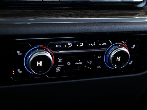 Used 2024 GMC Sierra 1500 Elevation image 18