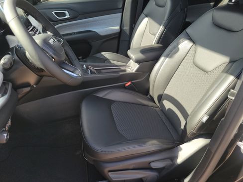 New 2026 Jeep Compass Latitude AWD/4WD image 15