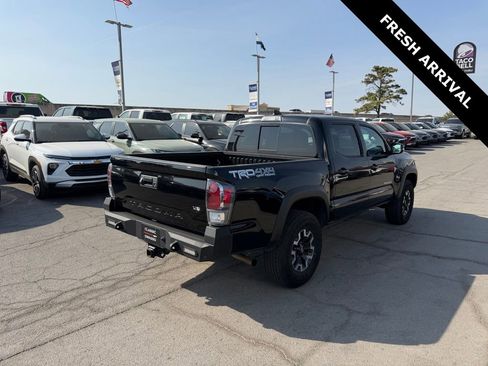 Used 2022 Toyota Tacoma TRD Off-Road w/ Technology Package image 4